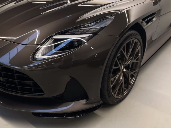 Db12 01