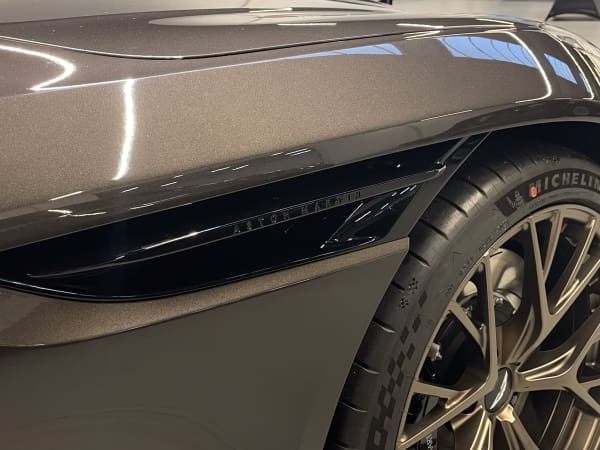 Db12 04