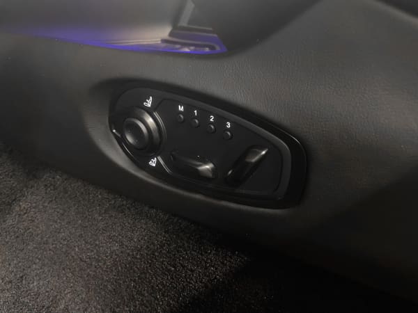 Db12 04