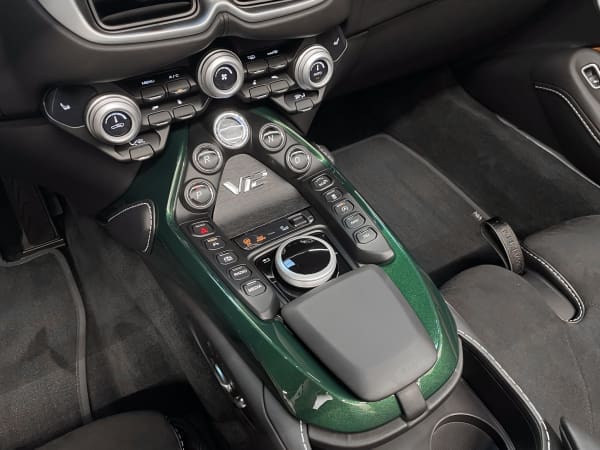 V12 01