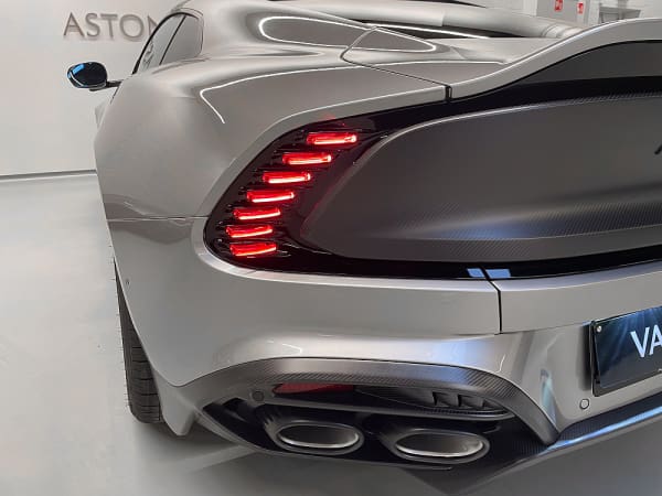Vanquish 40 1737125923