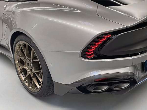 Vanquish 42 1737125924