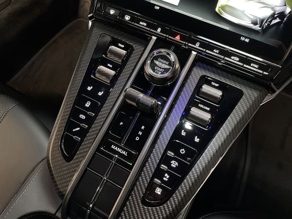 Vantage 02 1741252675