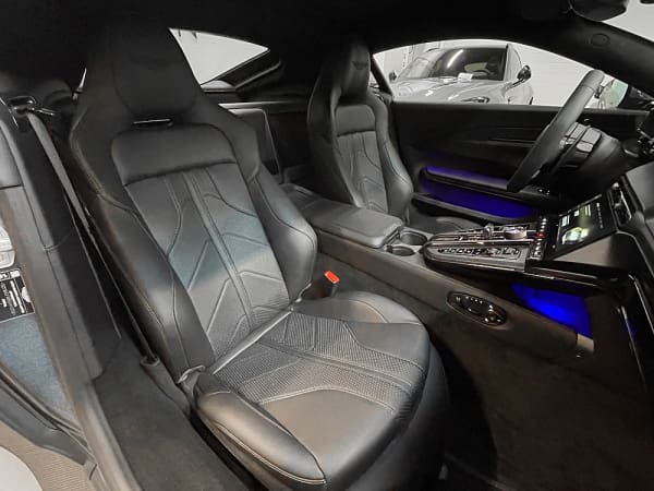 Vantage 06 1741252673