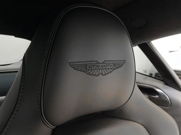 Vantage 18 1741252671