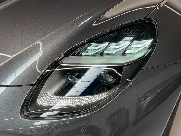 Vantage 27 1741252690