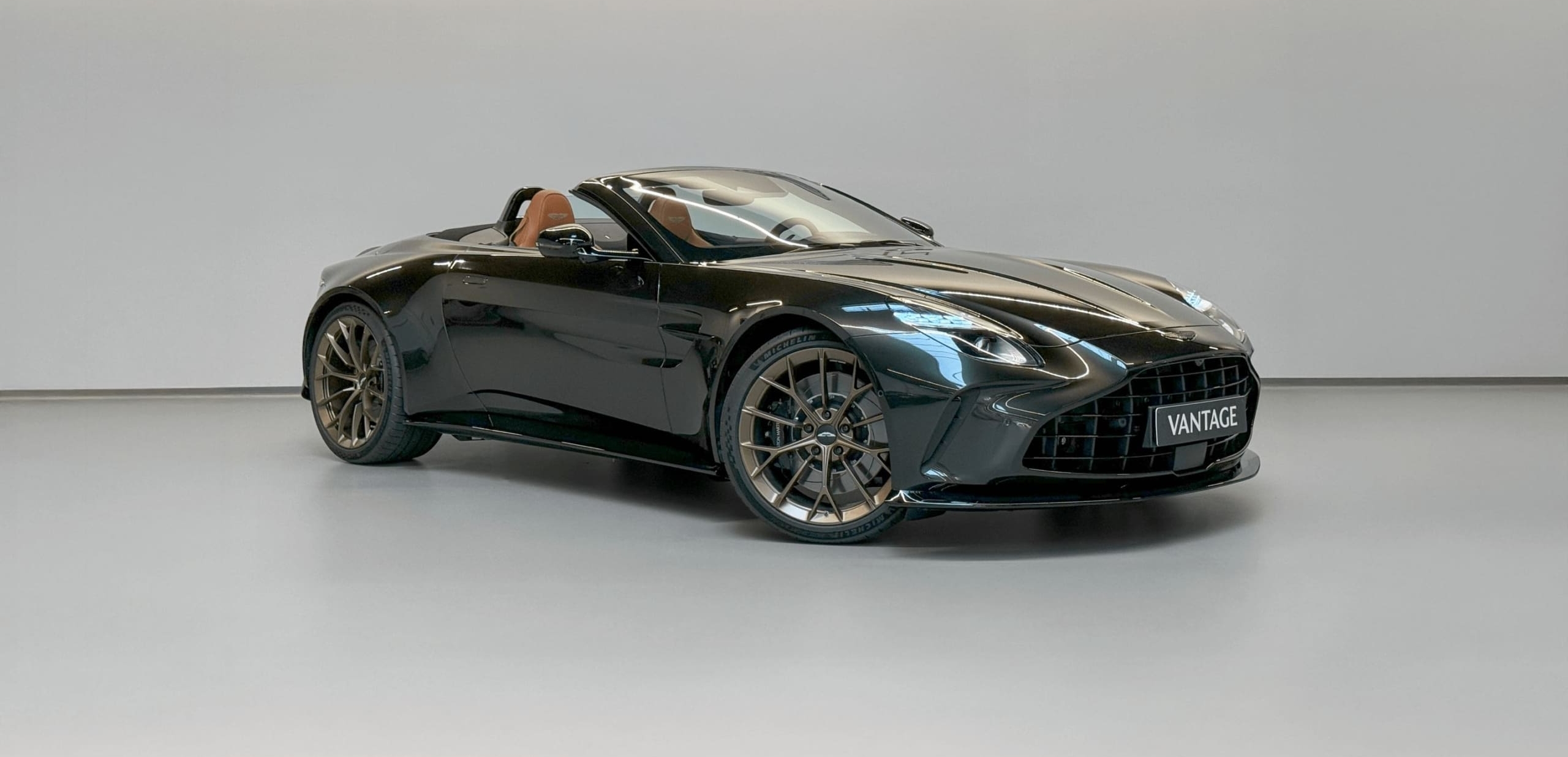 Vantage Roadster (1)