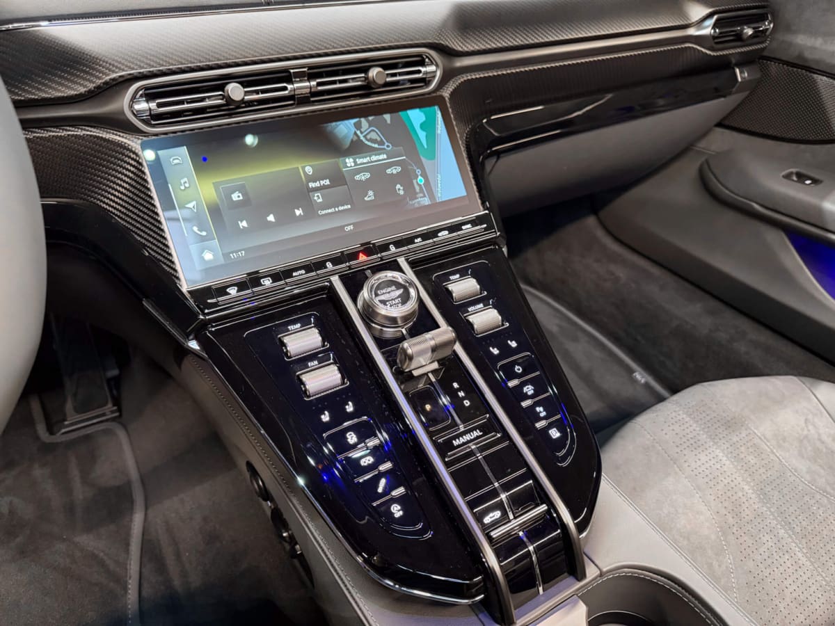 Vantage S Roadster 11