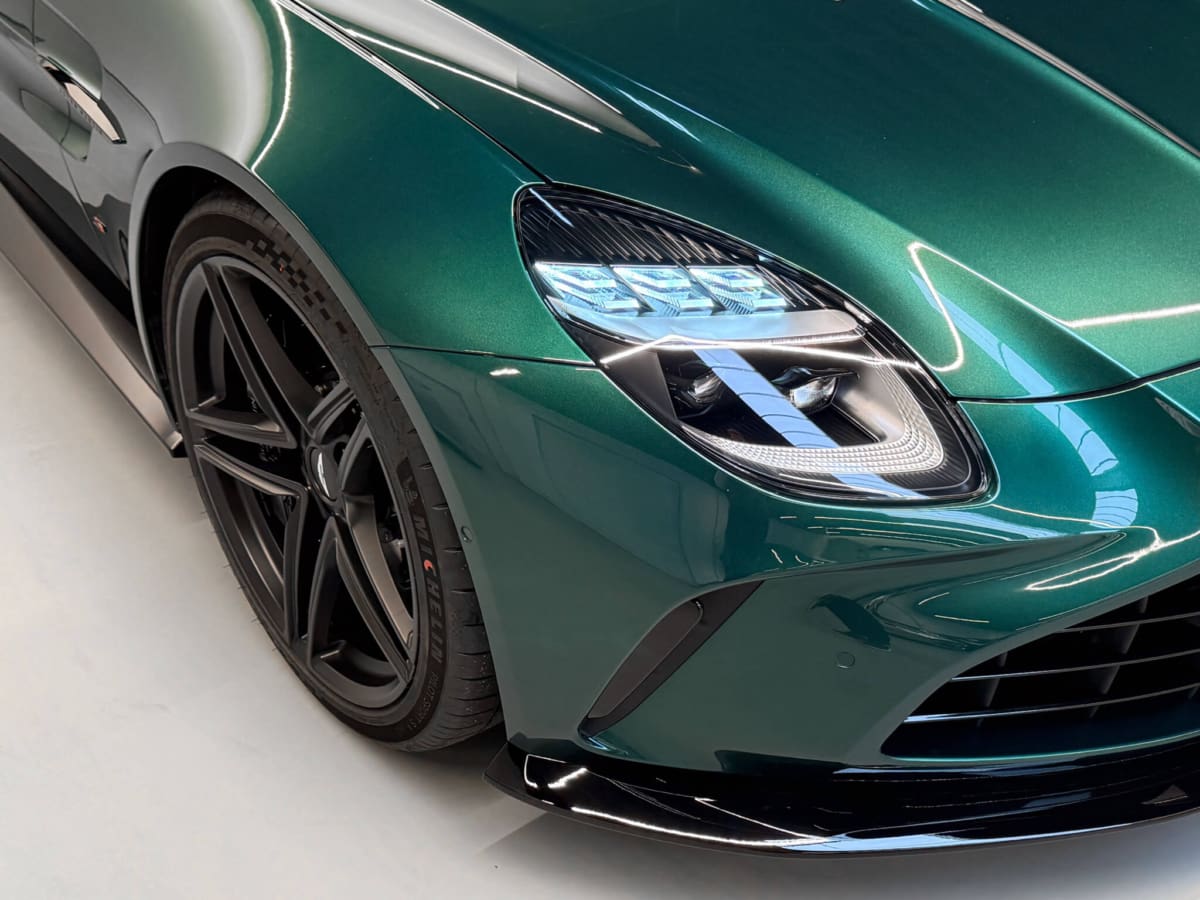 Vantage S Roadster 27