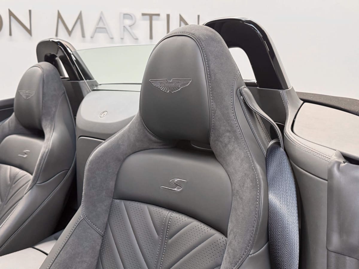 Vantage S Roadster 29