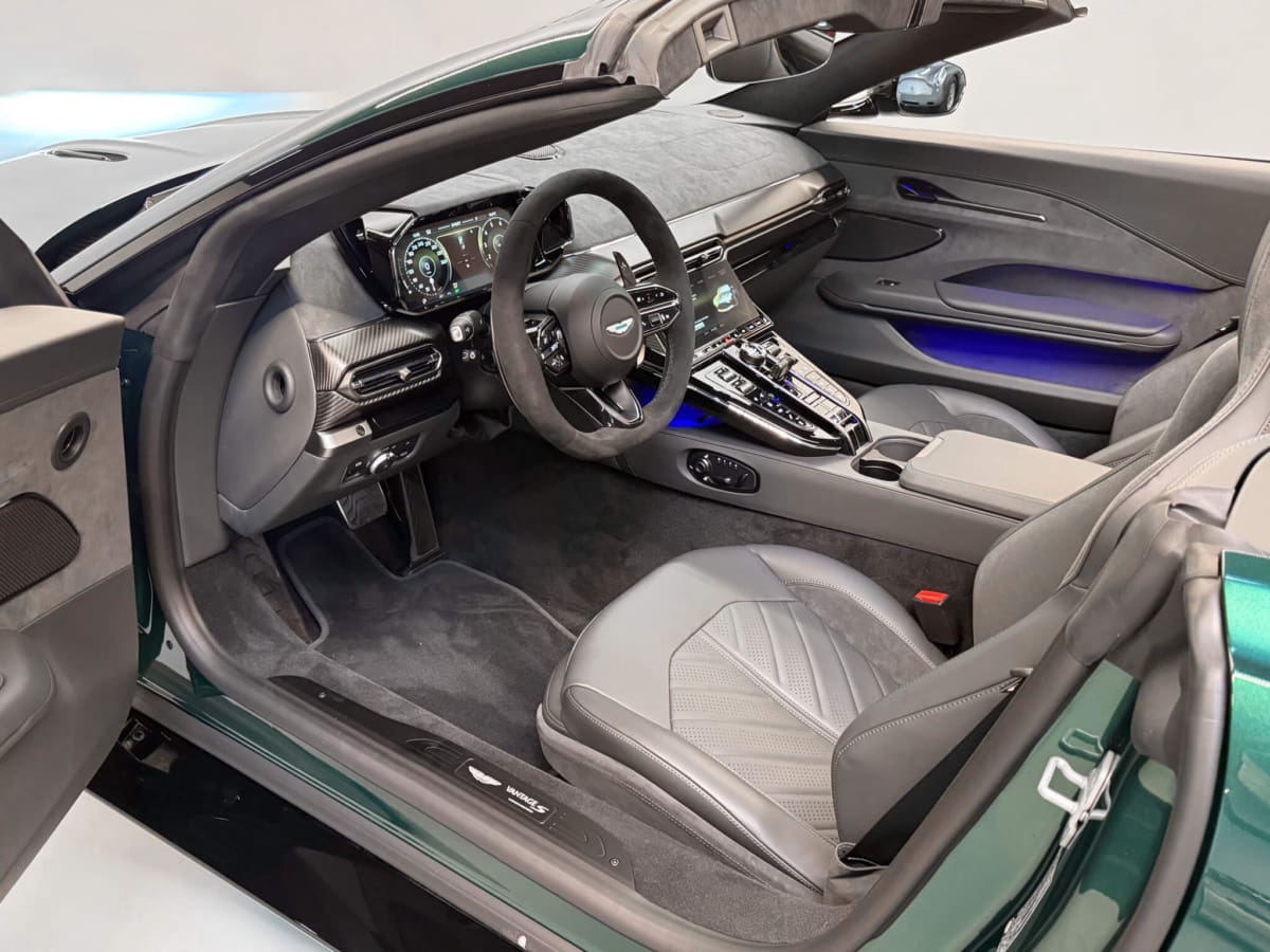 Vantage S Roadster 33