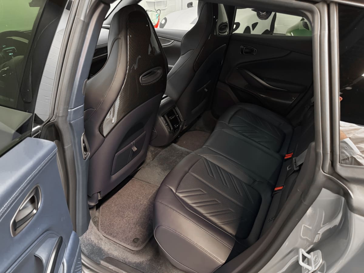 Interior 4