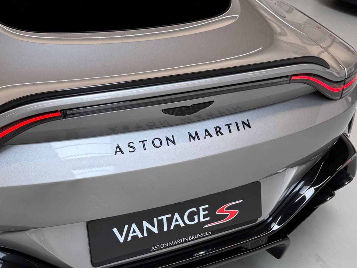 Vantage S 10