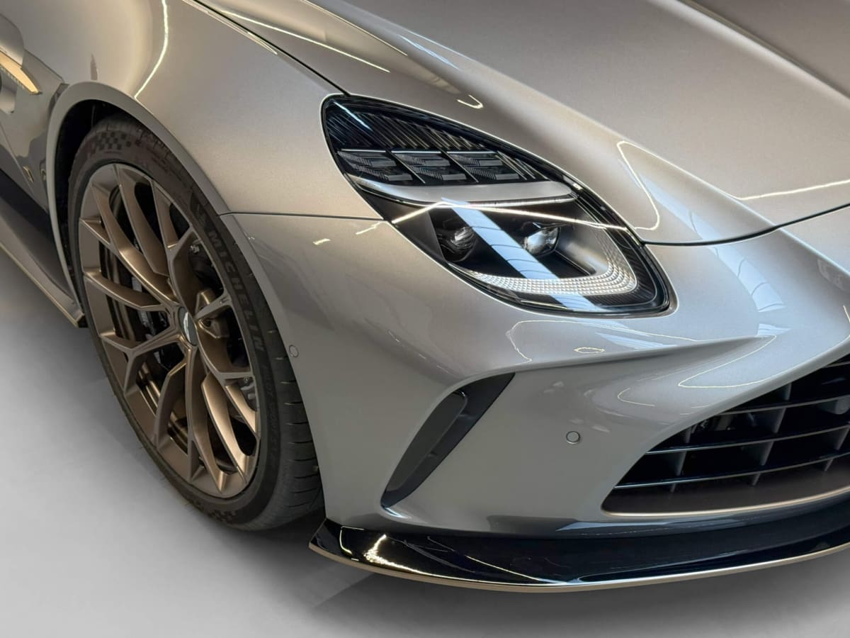 Vantage S 15