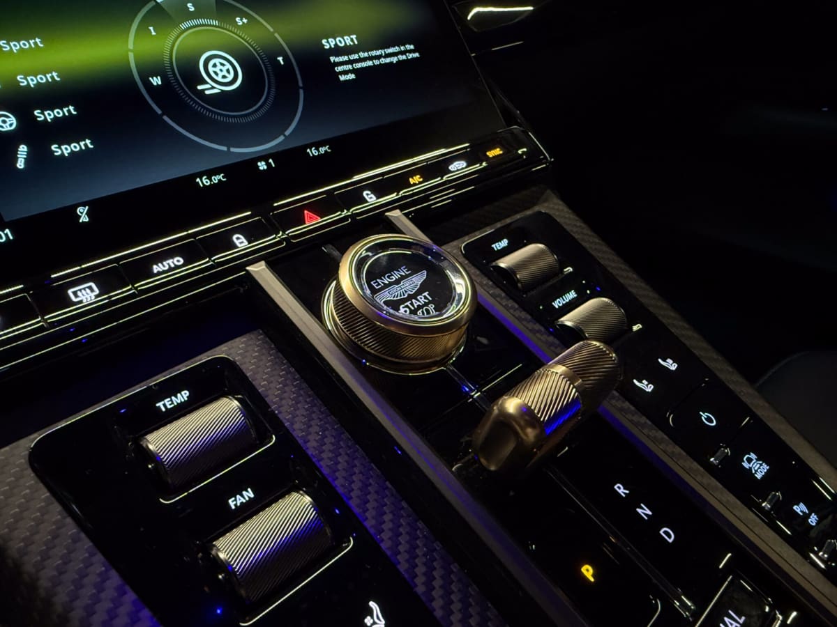 Vantage S 9
